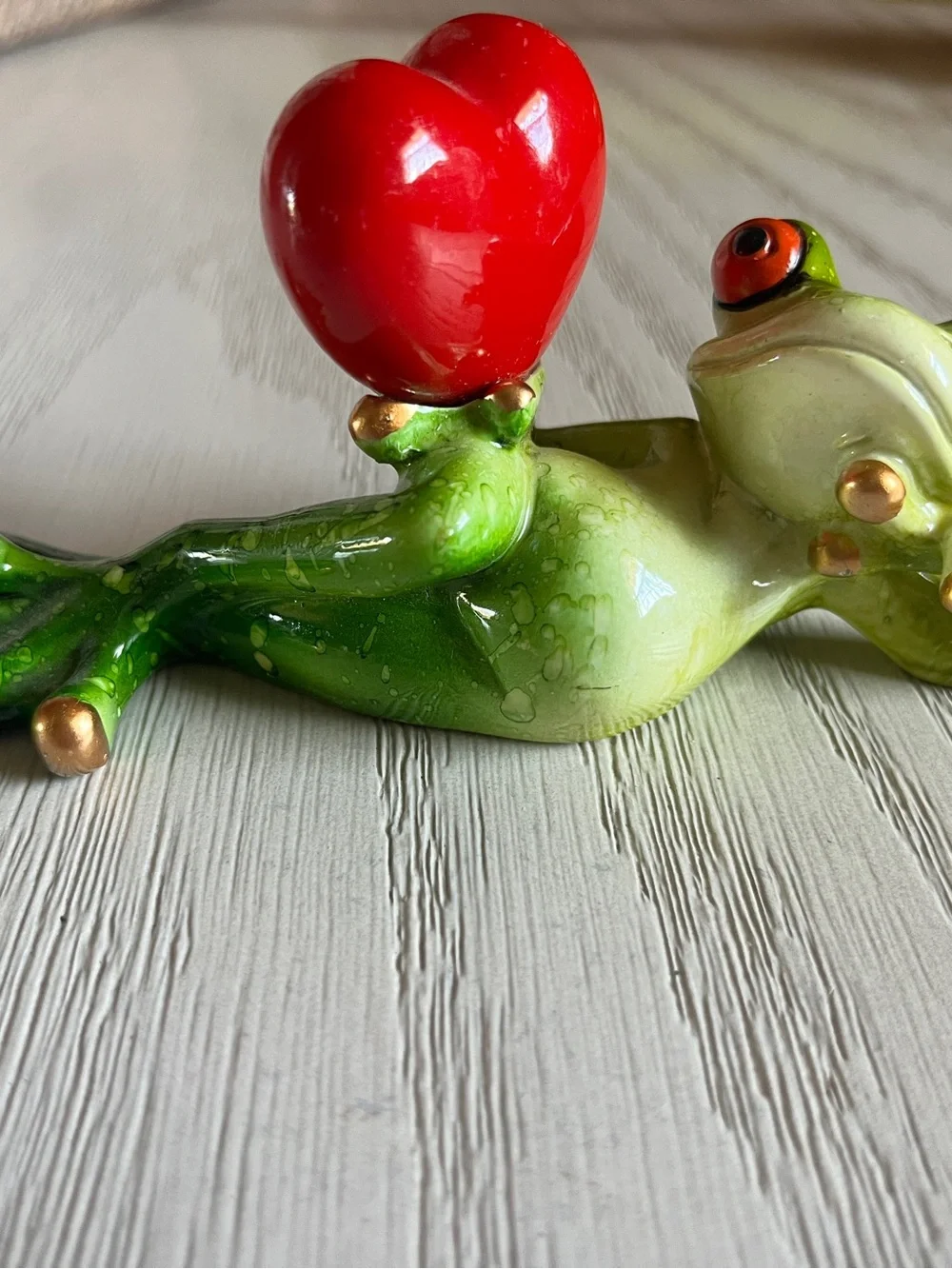 Green resin Frog decor Accent Holding Red Heart - Decorative Home Wall Decor